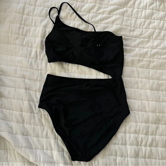 Women’s One-Piece Swimsuit Collection - Size Medium - Picture 6 of 13